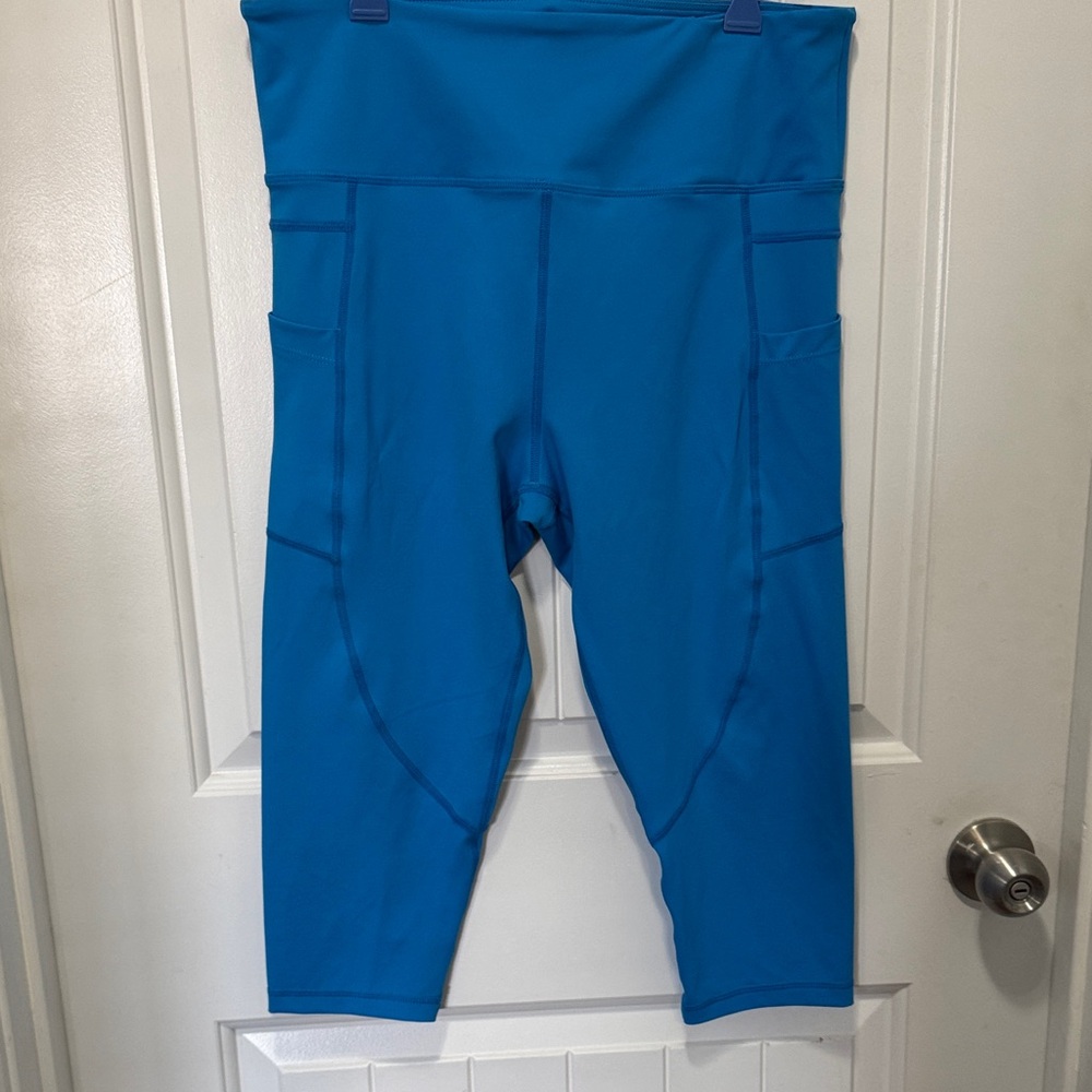 Women's Bright Blue High-Waist Capri Leggings with Pockets